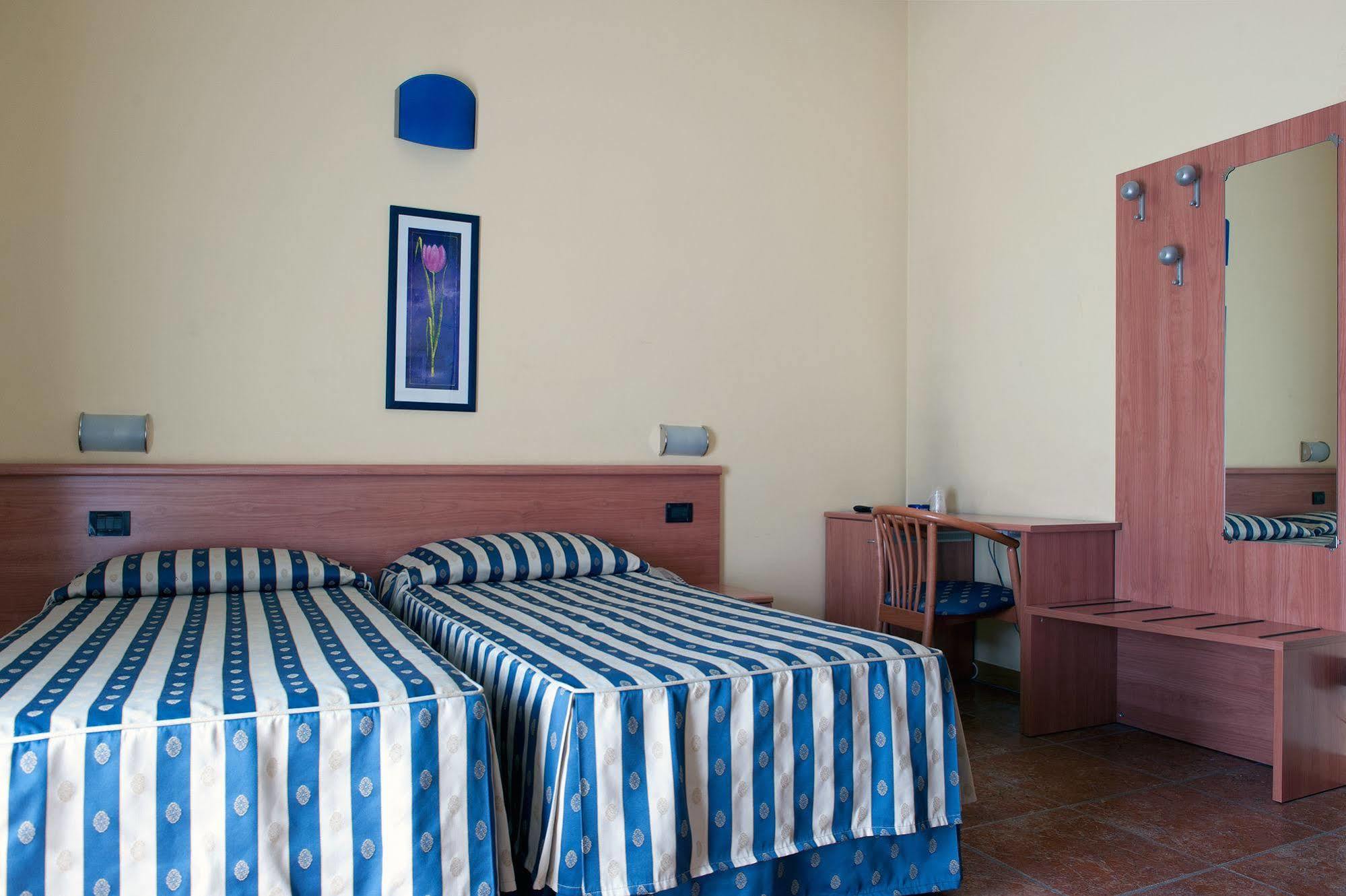 Hotel Blue Ribbon 베르첼리 외부 사진